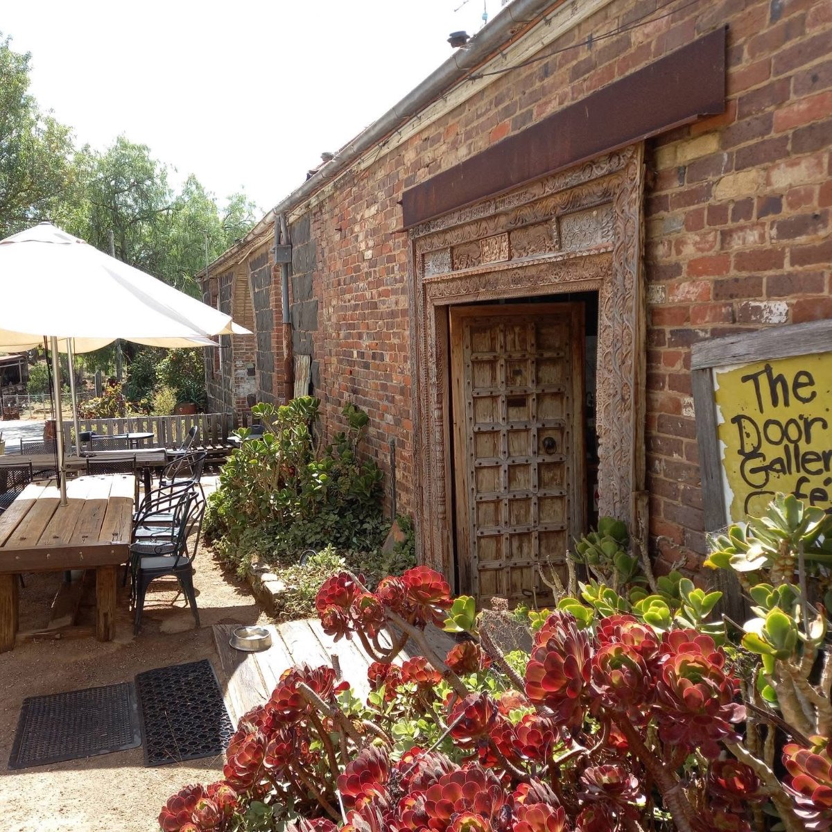 Door Gallery Cafe — photo 2