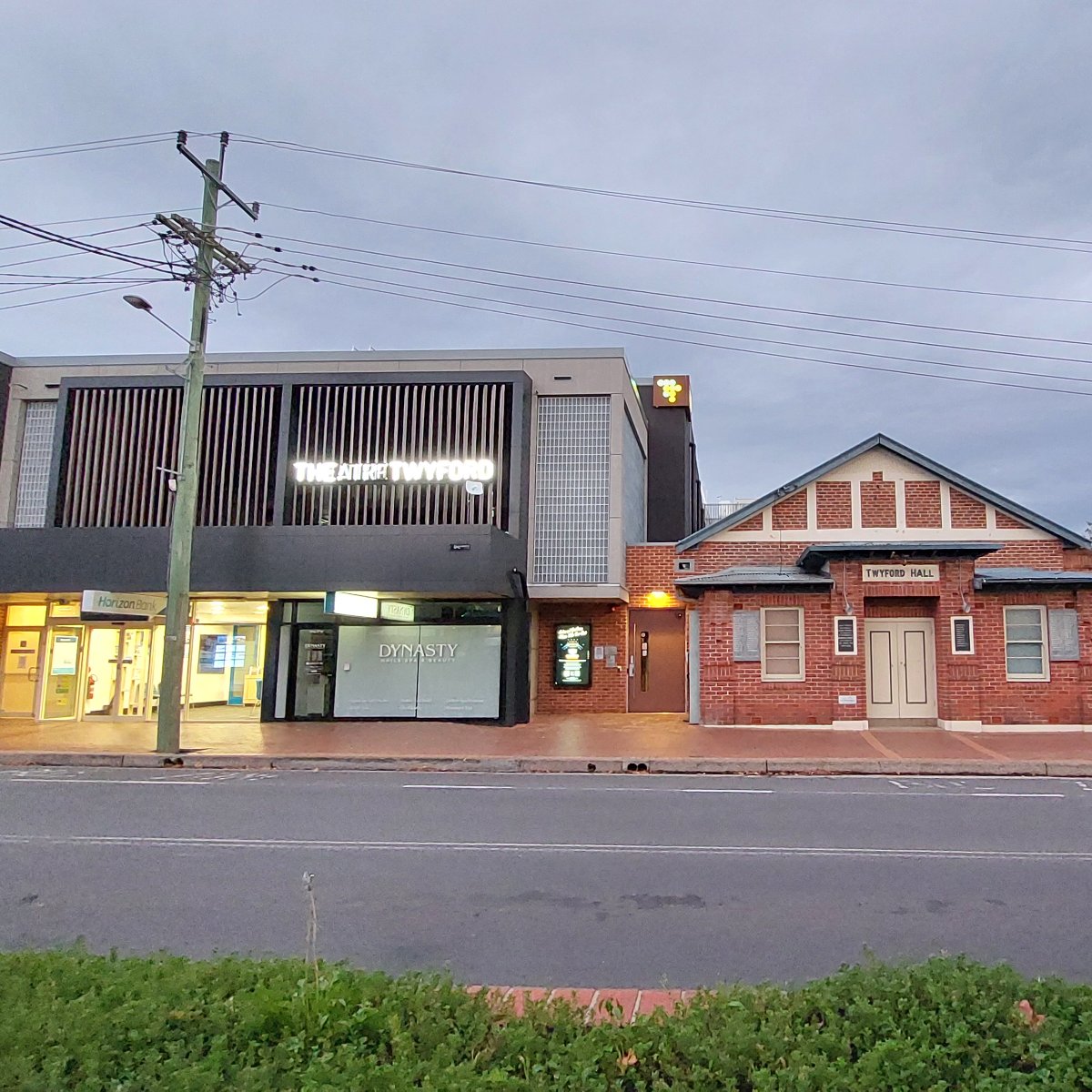 The Twyford — photo 2